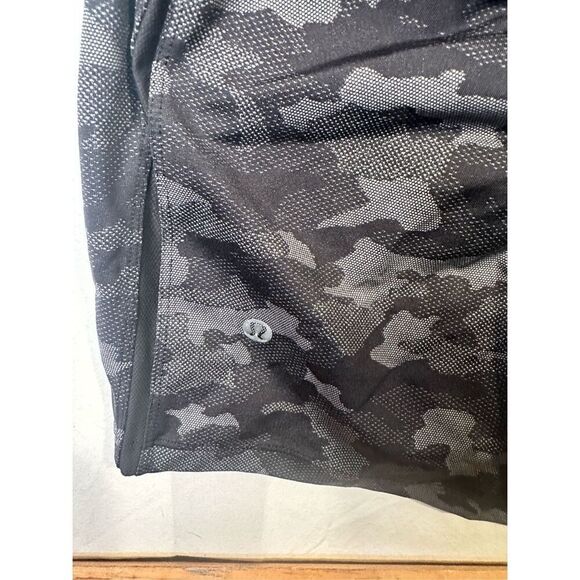 Lululemon Men Pace Breaker Black Camouflage unlined gym active shorts, size smal - Picture 5 of 7